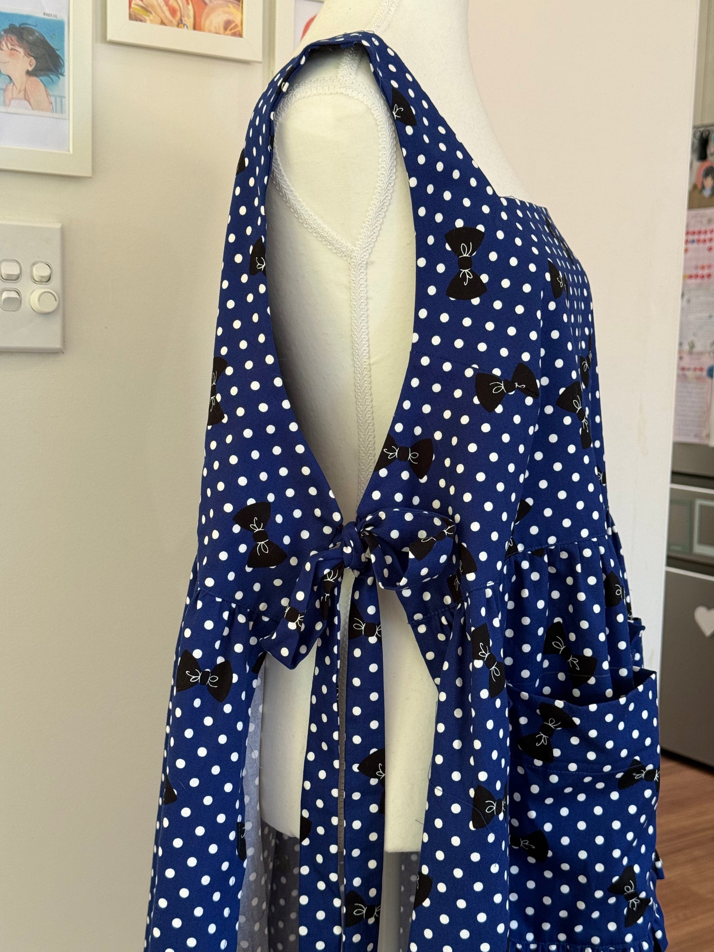 Maru apron - Blue Dotted Bows Japanese Cotton