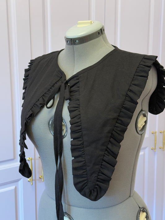 Madoka collar - Black Linen